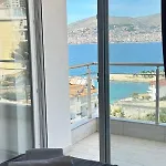 Sunny Sea View Apartmán *