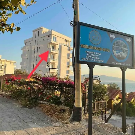 Sunny Sea View Apartmán *