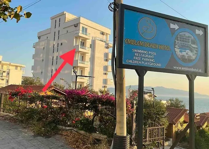 Sunny Sea View Apartmán *