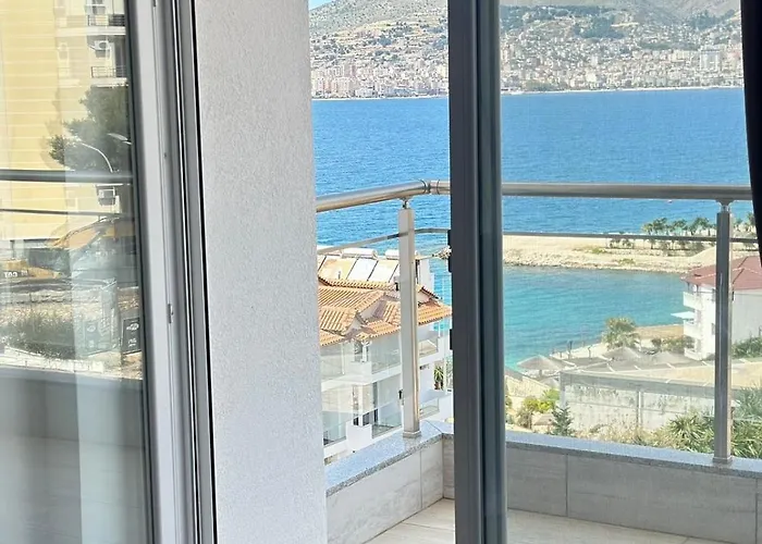 Sunny Sea View Apartmán *